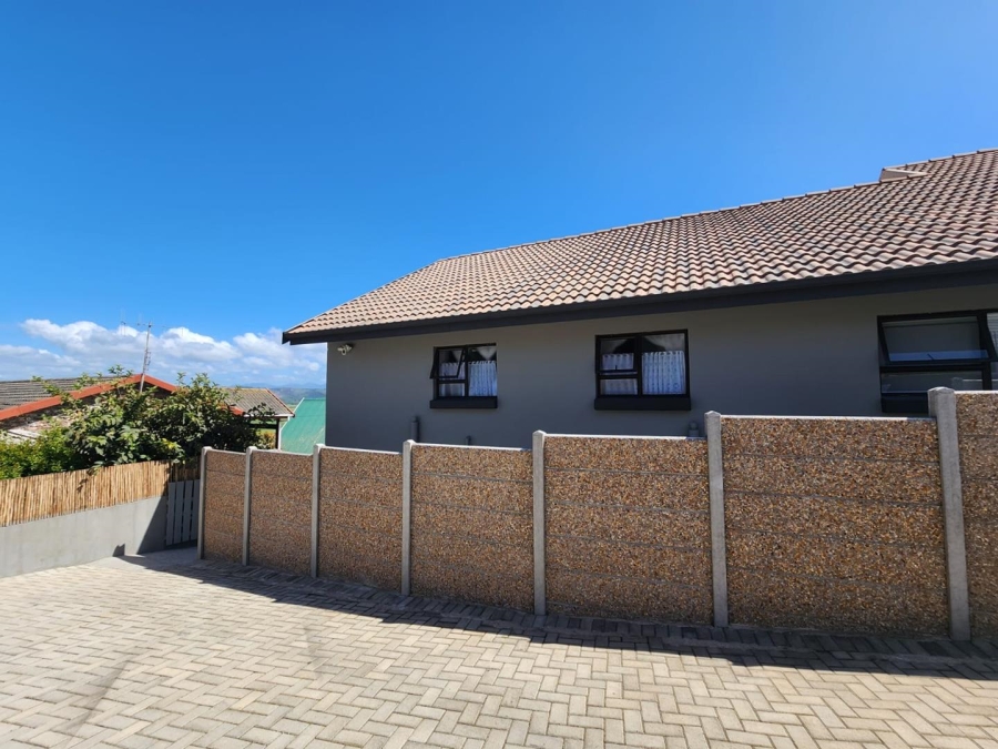 6 Bedroom Property for Sale in Fraaiuitsig Western Cape